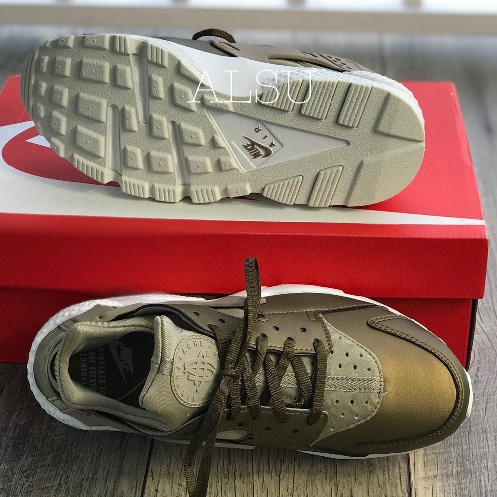 NWT Air Huarache Run PRM TXT Khaki Gold W AUTHENT - Picture 5 of 8